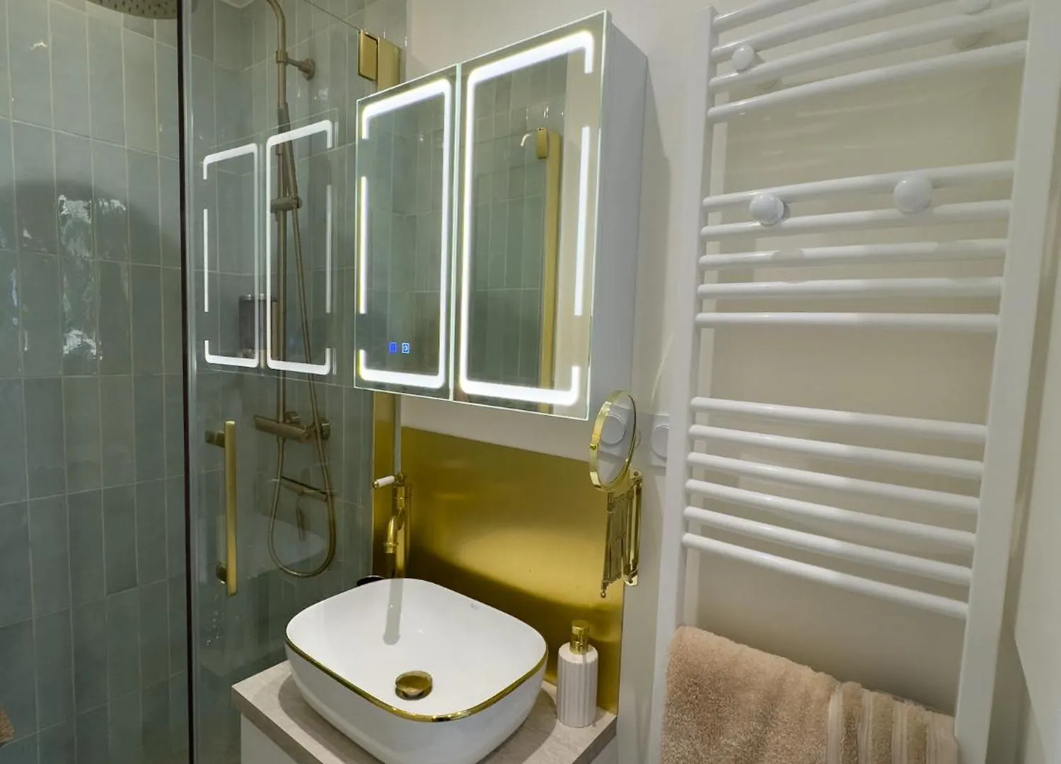 Apartment Chez Lucette Studio 17E Paris France